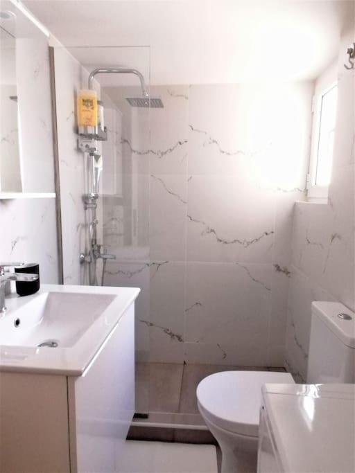 Koukaki Cozy Apartment 5 Minutes To Metro Atenas Exterior foto